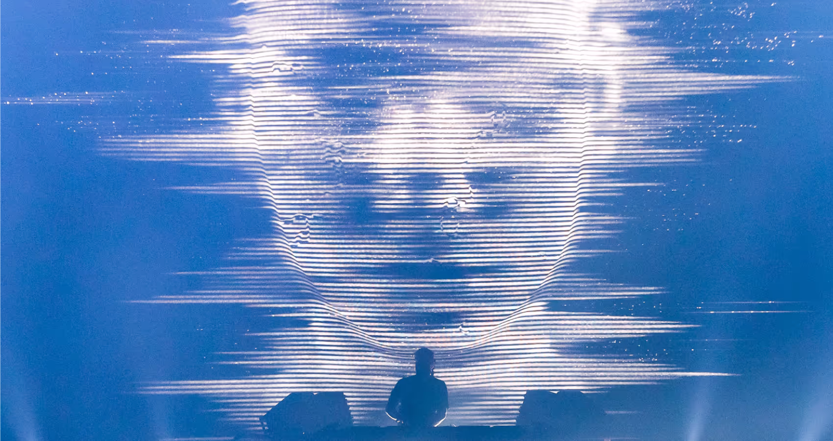 replay 2022 martin garrix on stage