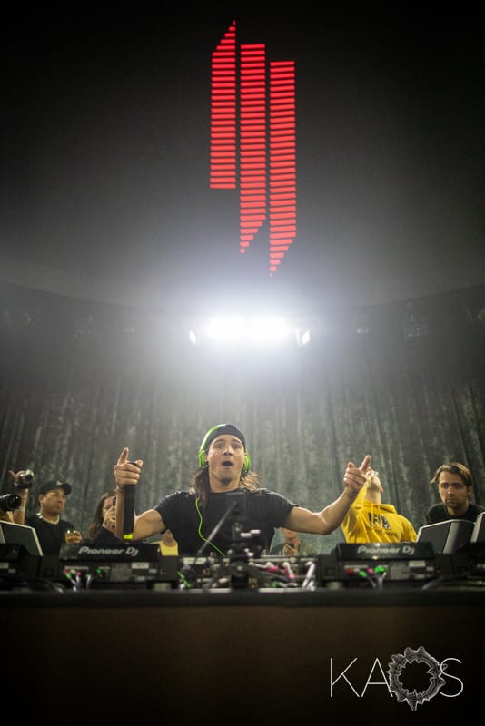 skrillex kaos visuals