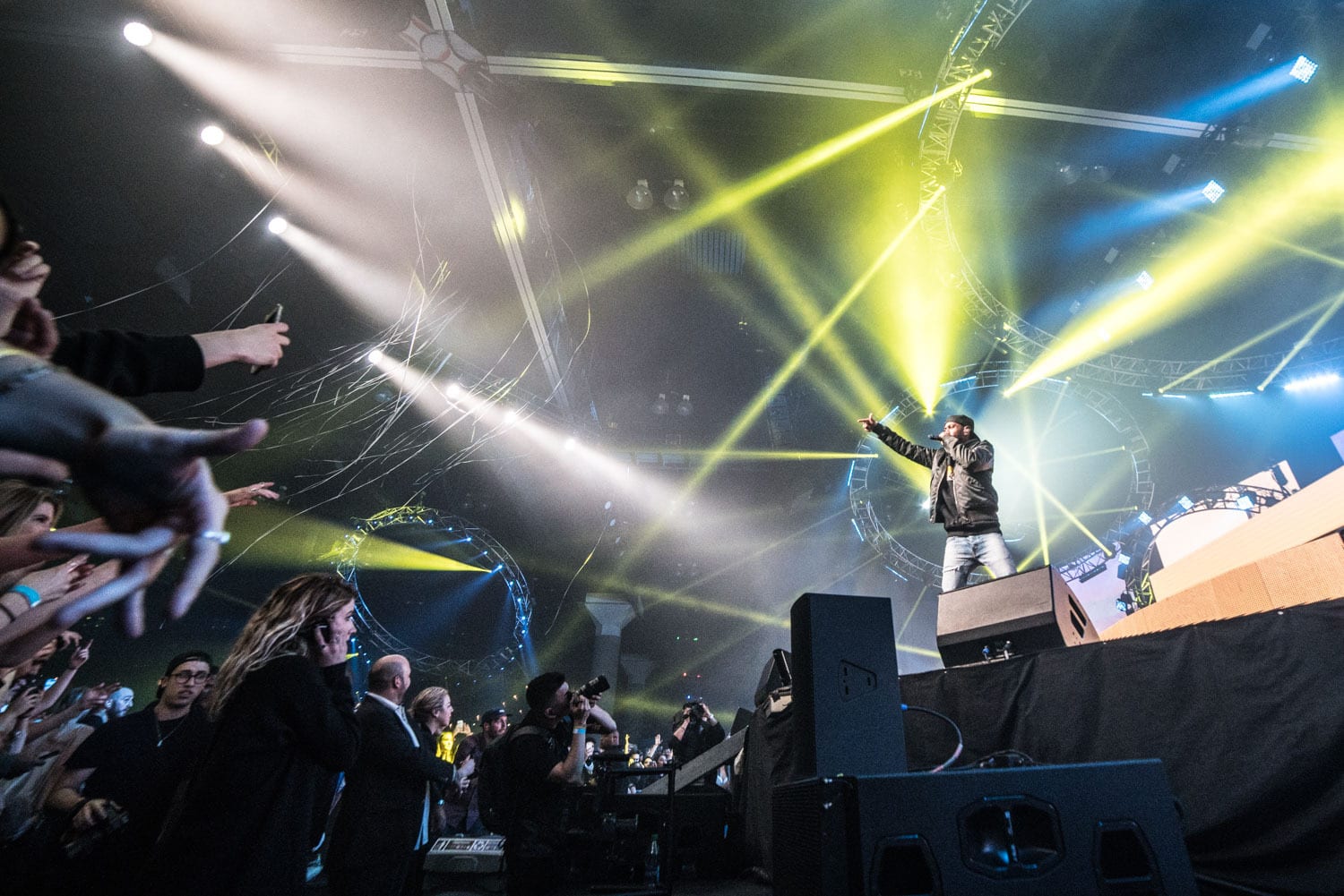 The Chainsmokers NYE Los Angeles stage