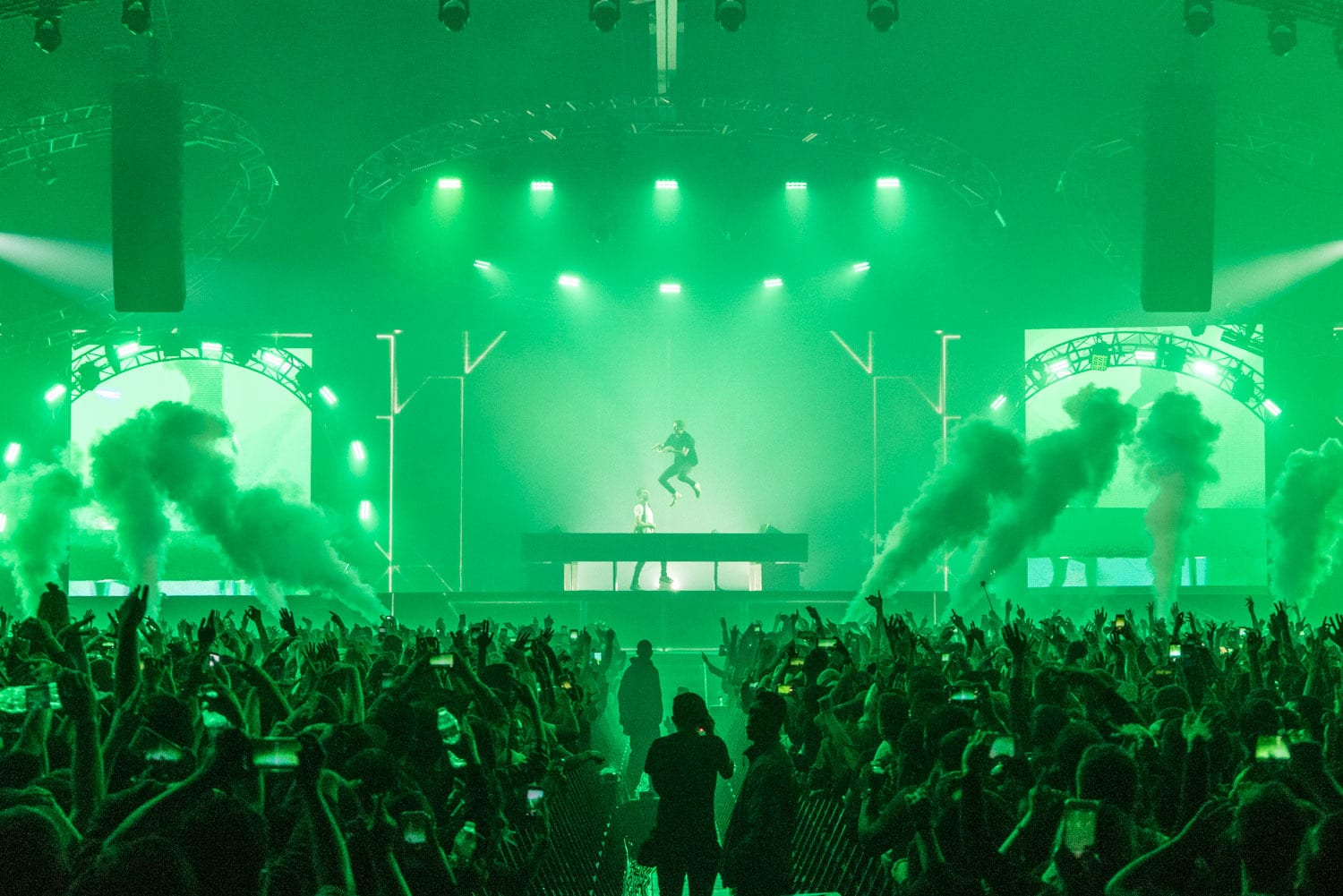 The Chainsmokers NYE stage lighting