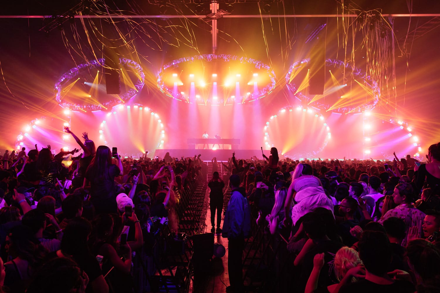 The Chainsmokers NYE Los Angles stage