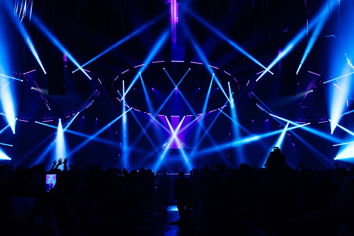 The Chainsmokers NYE stage lighting