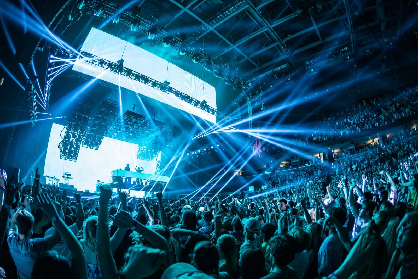 Chainsmokers Memories do not open